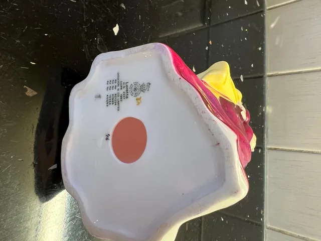 Royal Doulton Figurine Loretta image indicator(3)