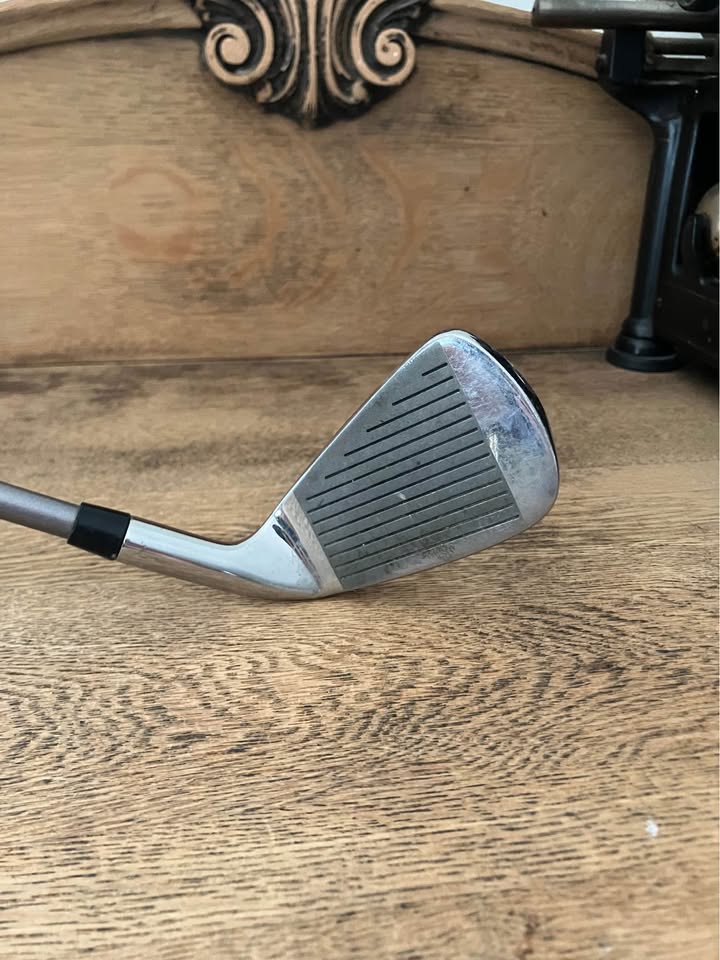 Wilson UltraMBT2 golf club 7 iron Left Handed 35” Shaft - photo 3