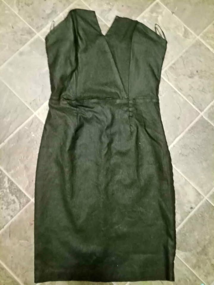 Black bodycon dress
