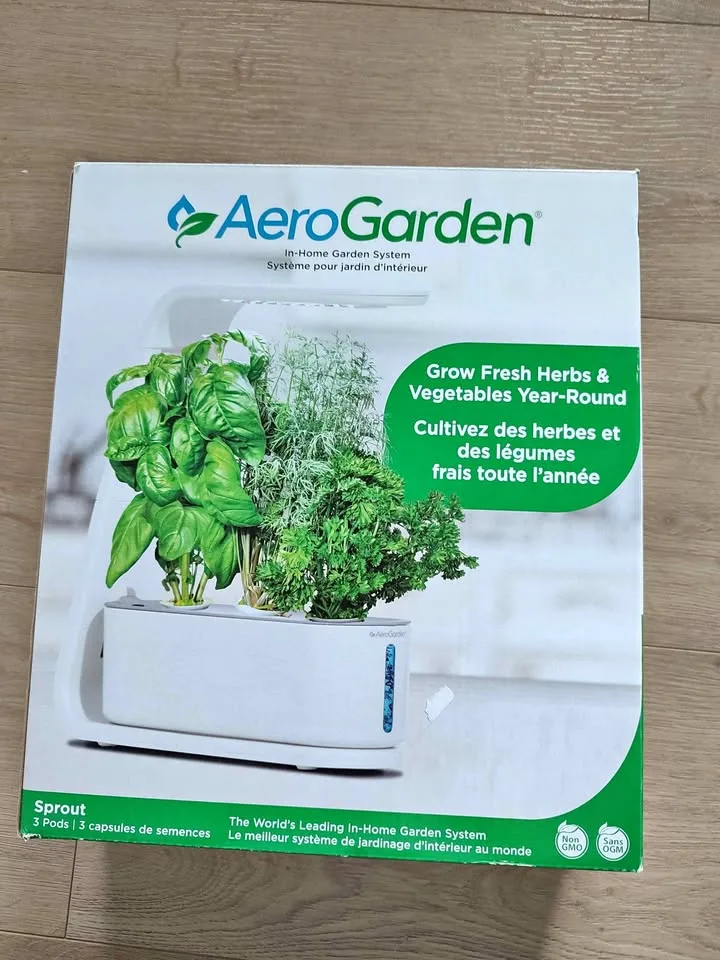 BNIB AeroGarden 3-Pod LED Garden