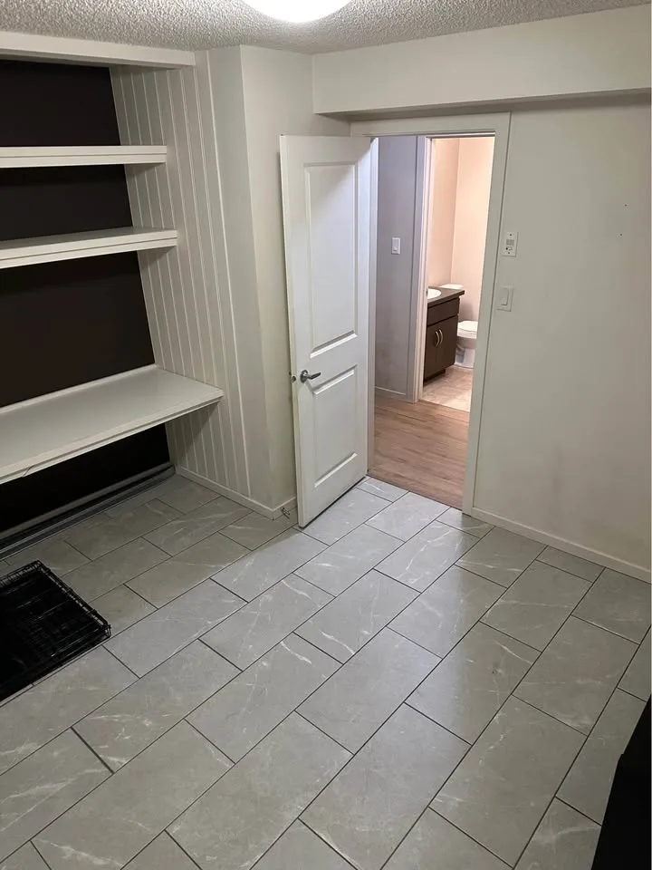 Private room for rent image indicator(8)