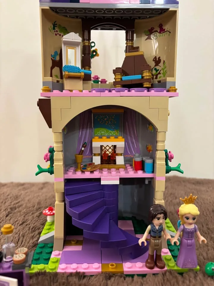 Larger Lego sets (see photos for all) image indicator(2)