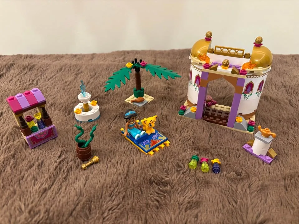 Smaller Lego sets (see all photos) image indicator(3)