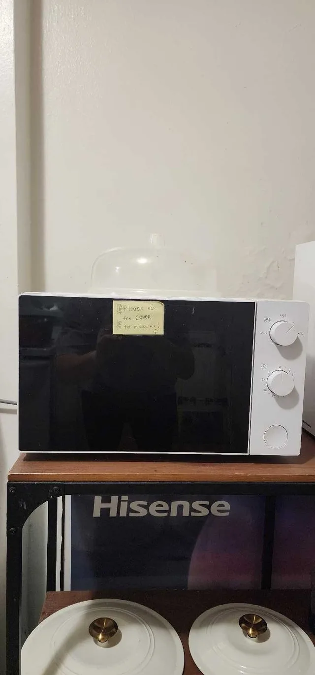 Ikea Microwave + plate cover