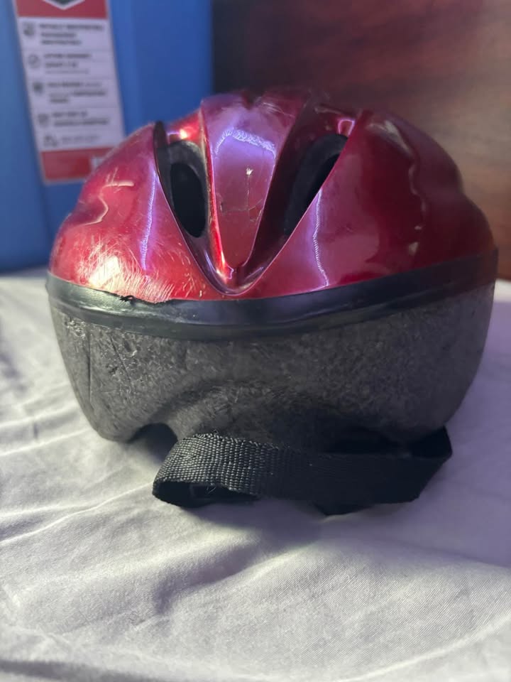 bike / scooter helmet (adjustable) - photo 2