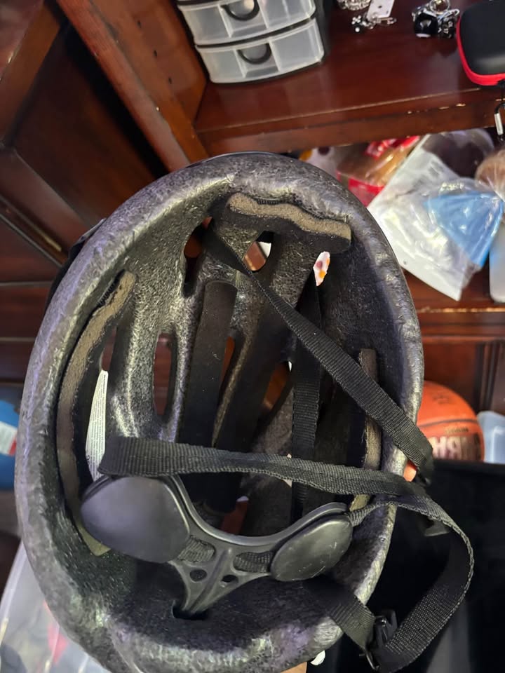 bike / scooter helmet (adjustable) - photo 4