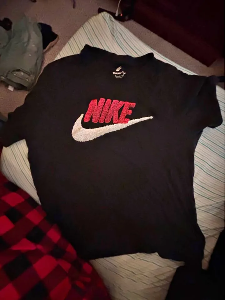 nike t shirt