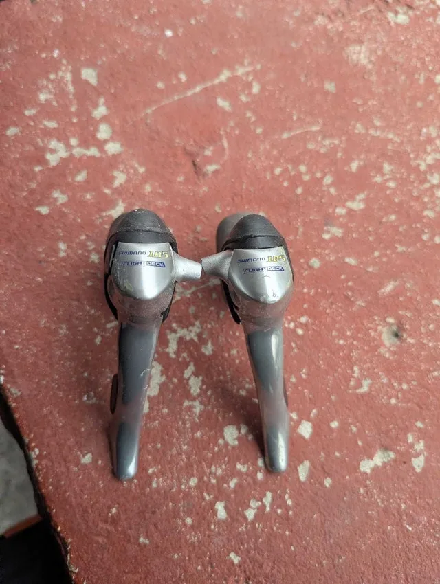 Shimano 105 Brifters thumbnail