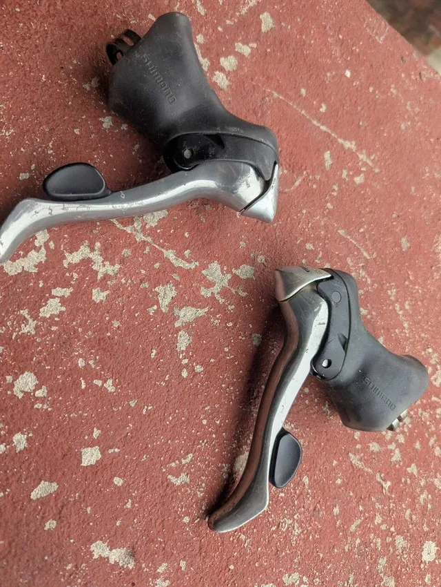 Shimano 105 Brifters image indicator(2)