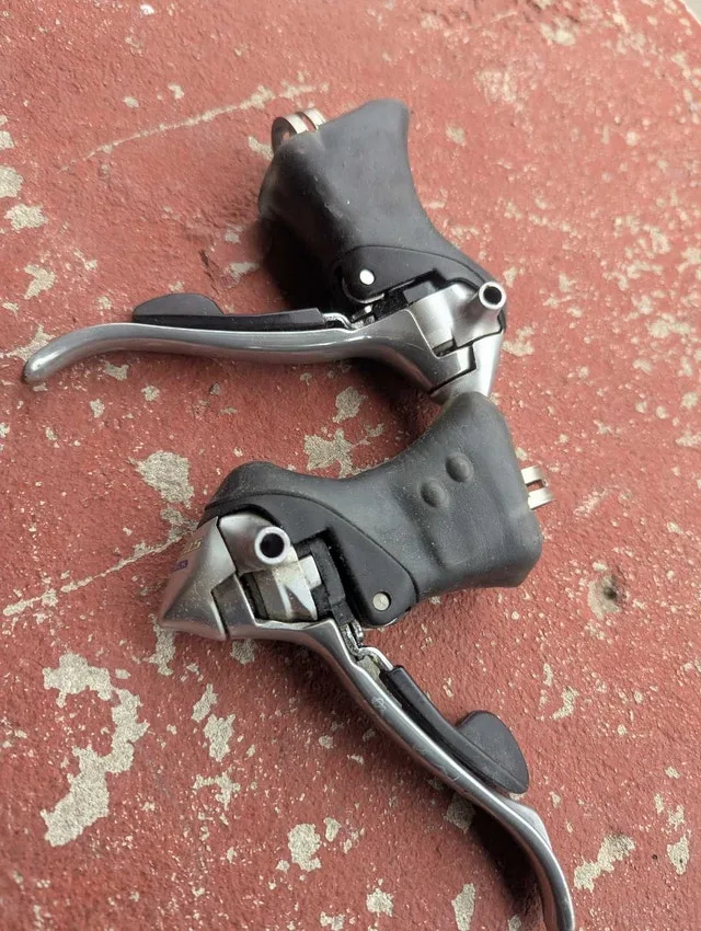 Shimano 105 Brifters image indicator(3)