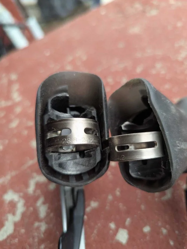 Shimano 105 Brifters image indicator(4)