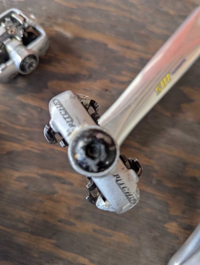 Shimano 105 Crank set with Ritchey pedals - photo 3