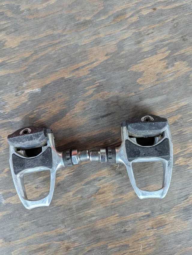 Shimano PD-R600 pedals thumbnail