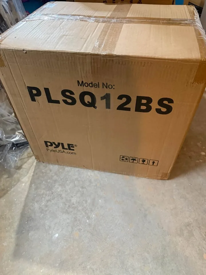 Pyle 12” 1200W Powered Subwoofer Enclosure image indicator(2)