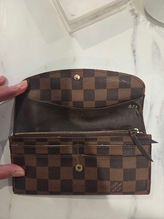 Authentic Louis Vuitton Damier Emilie Wallet - photo 3