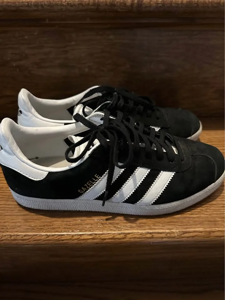 Women’s Adidas Gazelle image indicator(2)