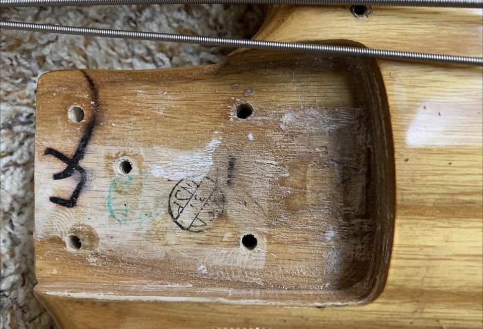BEAUTIFUL 1975 FENDER P BASS ORIGINAL w/aged cellulose pickguard - photo 5