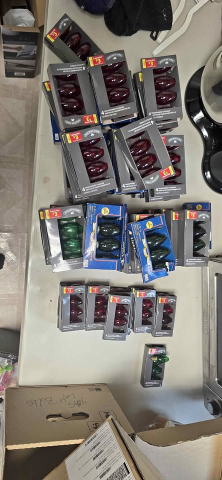 Red and Green C9 Christmas light bulbs