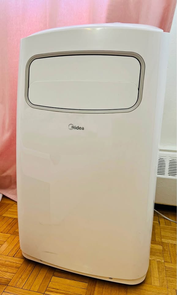 Midea Portable Air Conditioner with remote control– 12,000 BTU