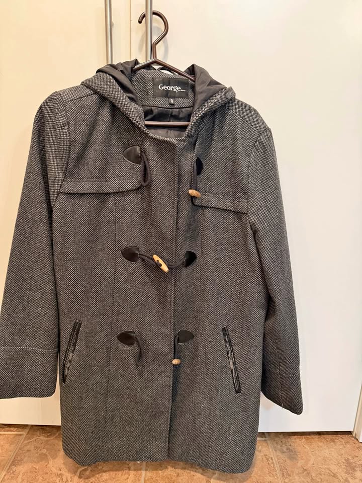 Women’s Grey Wool-Blend Duffle Coat – Toggle Closure, Warm Winte