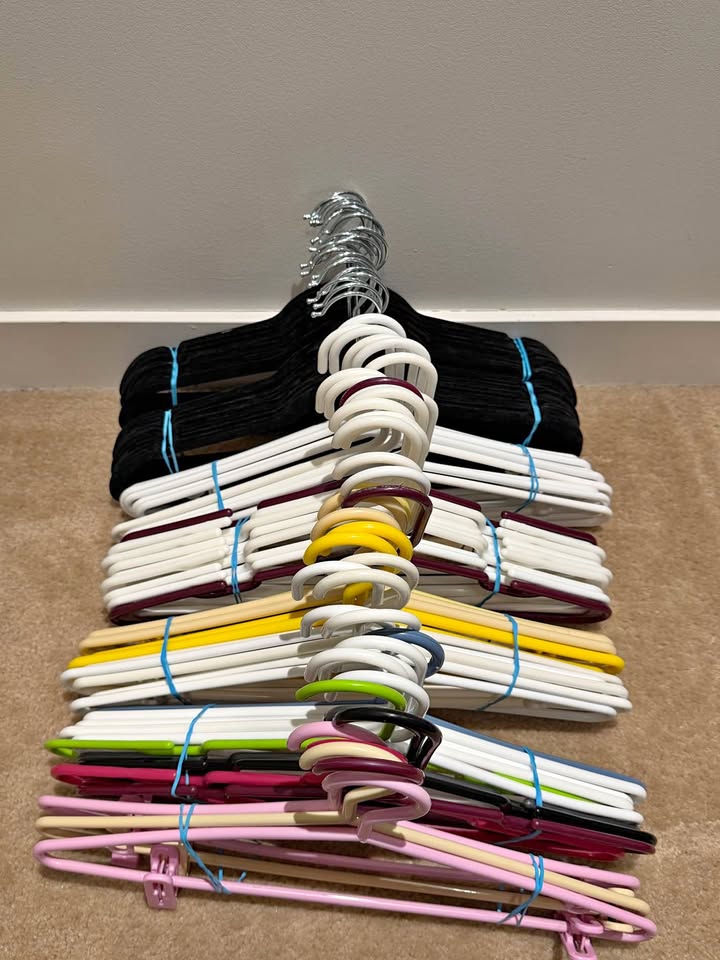 65 Hangers – Velvet, Colorful & White + Clip Hangers