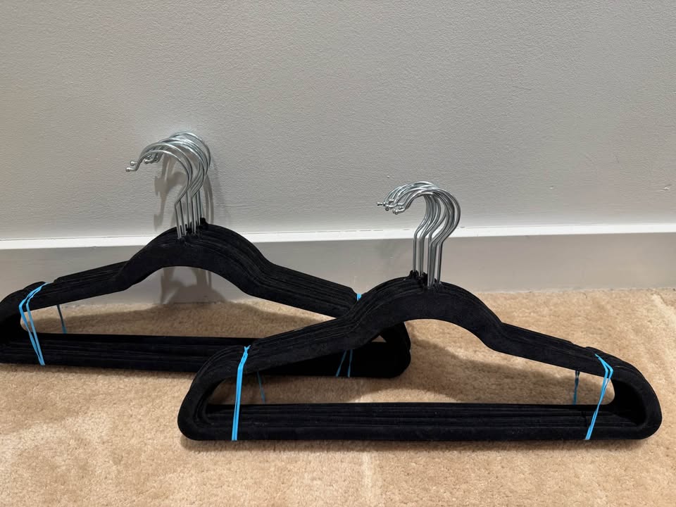65 Hangers – Velvet, Colorful & White + Clip Hangers - photo 3