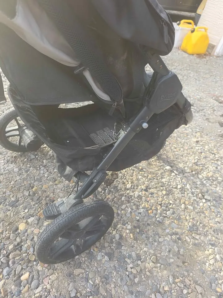 Foldable Britax stroller image indicator(5)