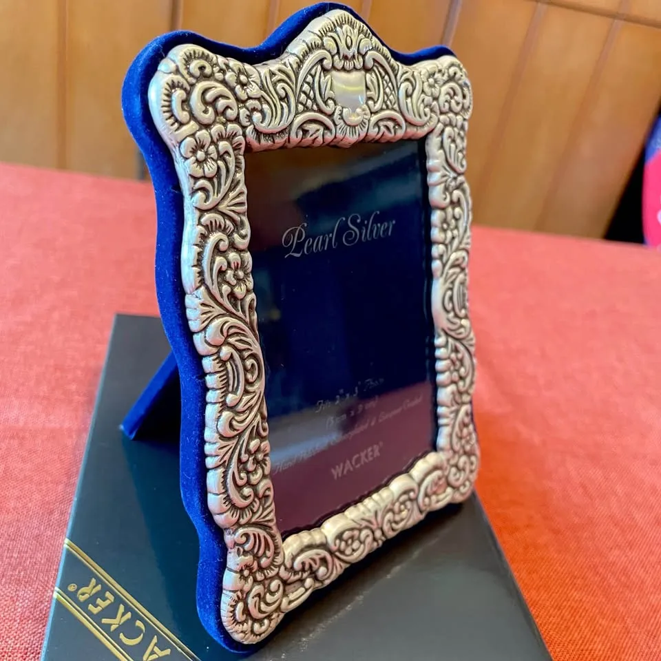 Silver Plated Antique Photo Frame image indicator(3)