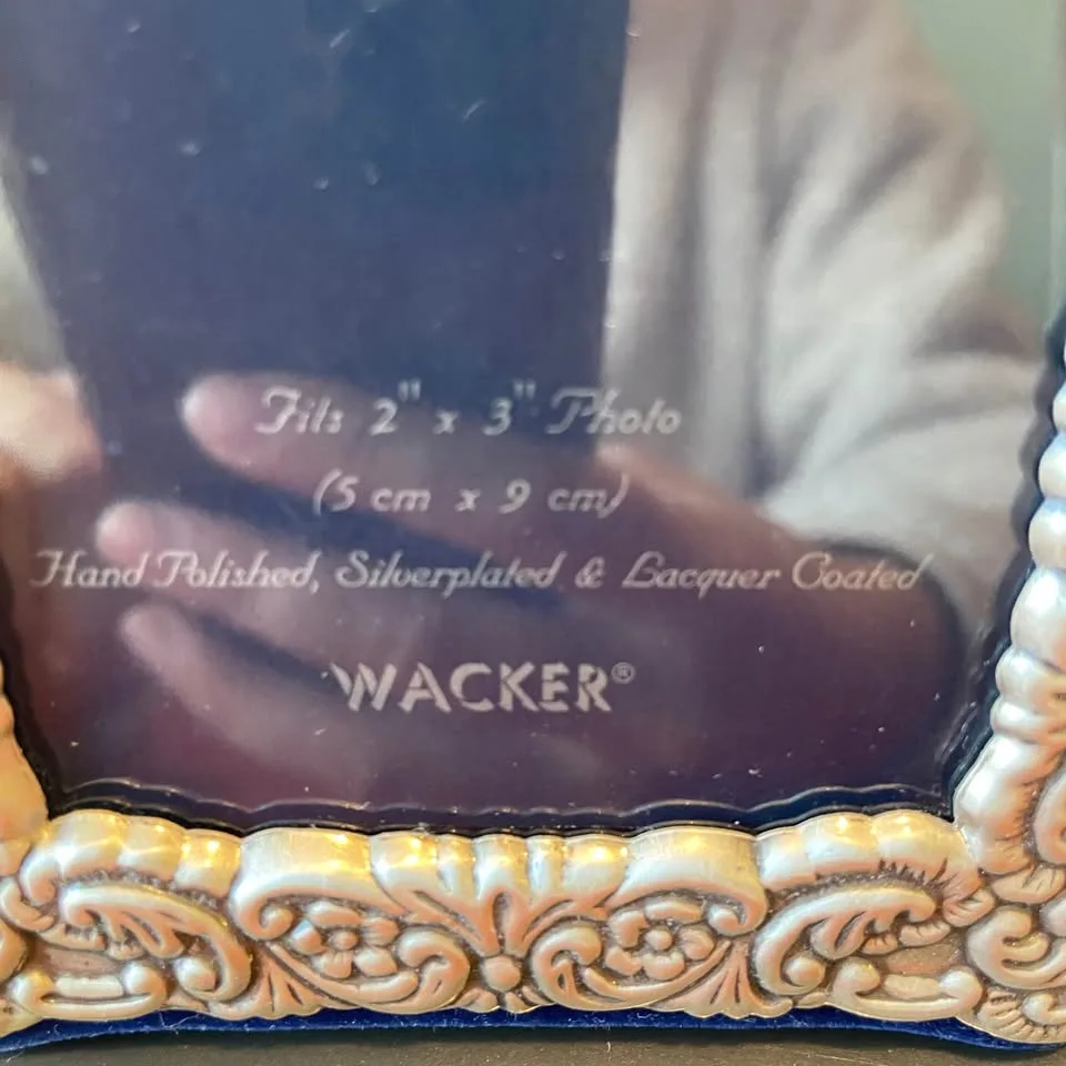 Silver Plated Antique Photo Frame image indicator(8)