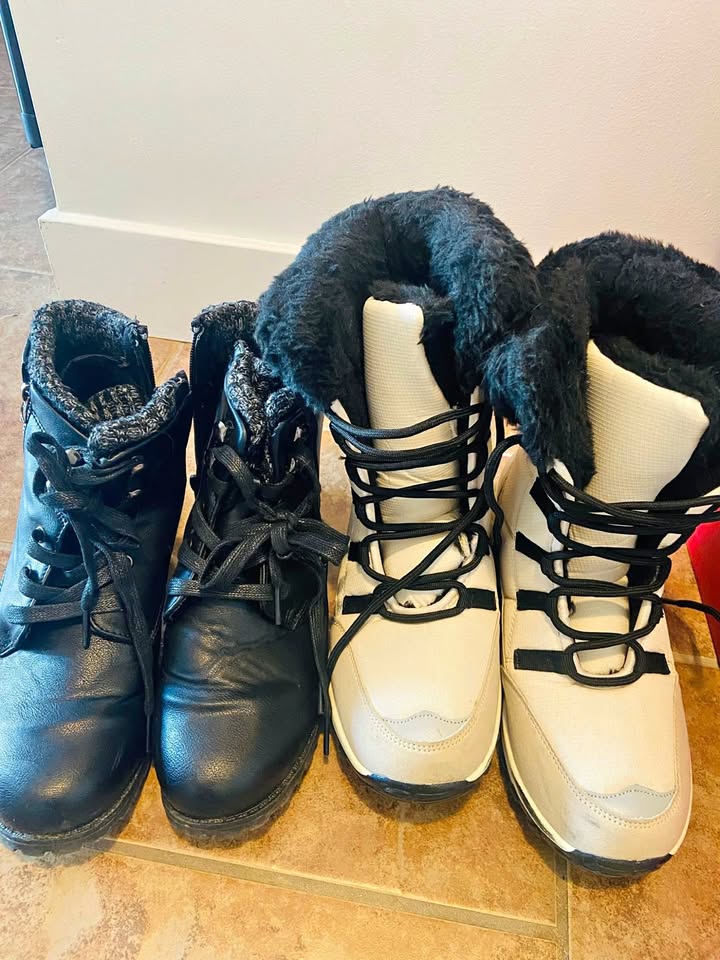 2 Women’s Winter Boots – Ankle Length, Stylish & Warm