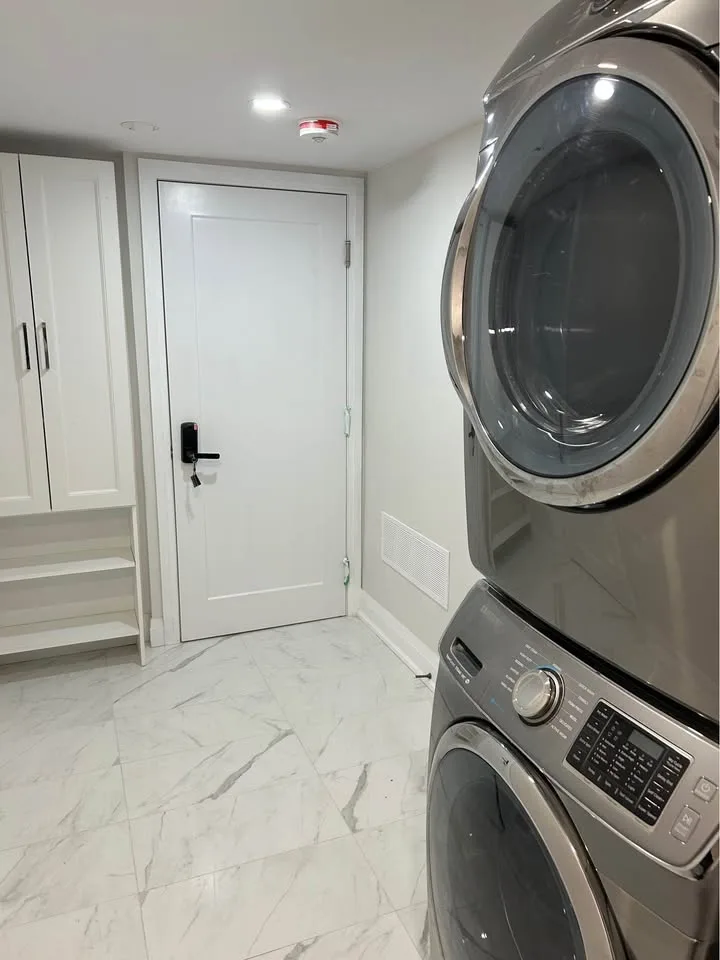 1 Bed 1 Bath - Apartment image indicator(3)