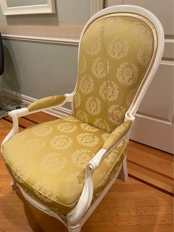 Elegant Accent Chair & Ottoman – Classic French Style Louis XV image indicator(2)