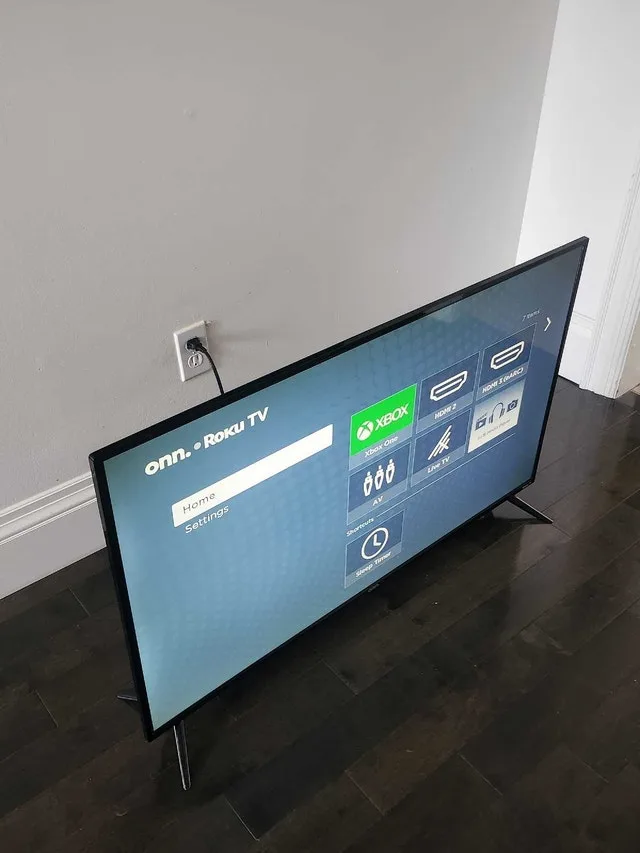 ONN Roku TV, 43 inch (mint condition) image indicator(3)