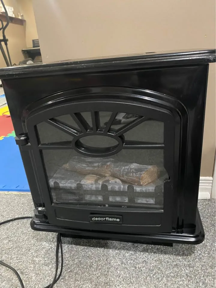 Selling large plug in space heater image indicator(2)