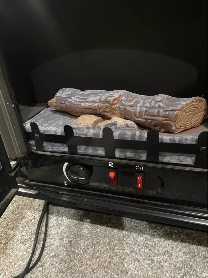 Selling large plug in space heater image indicator(3)