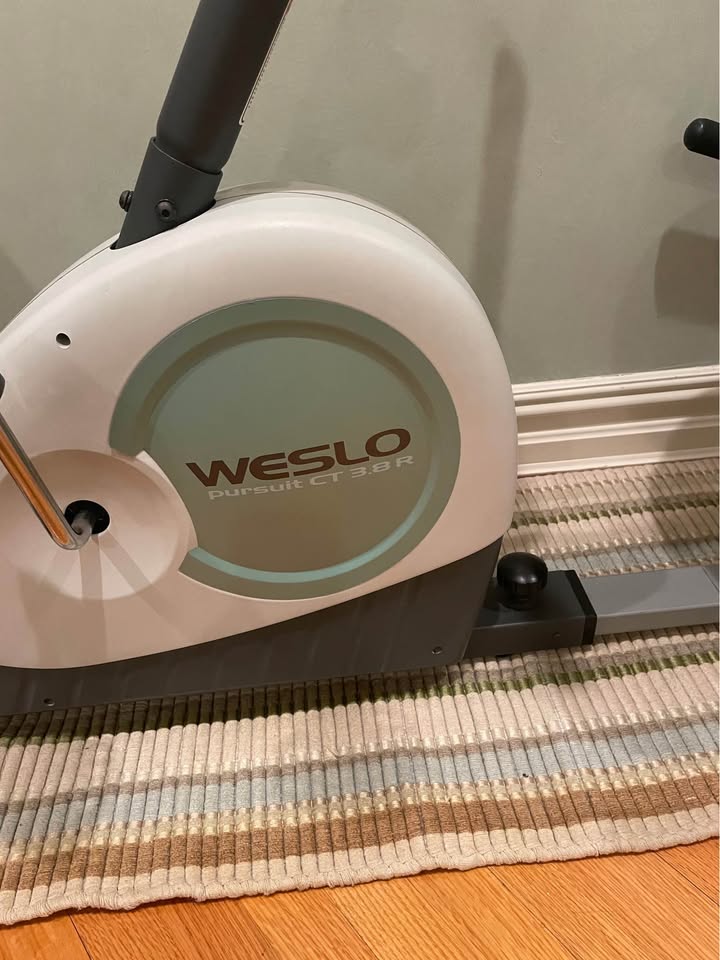 Weslo Pursuit Recumbent Stationary Bike – Quiet & Smooth - photo 2