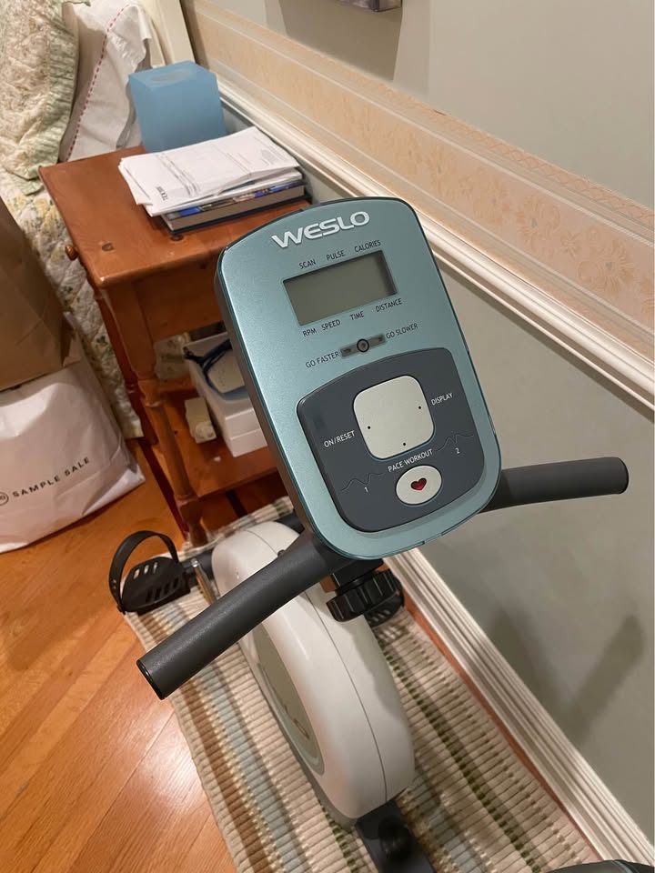 Weslo Pursuit Recumbent Stationary Bike – Quiet & Smooth - photo 3