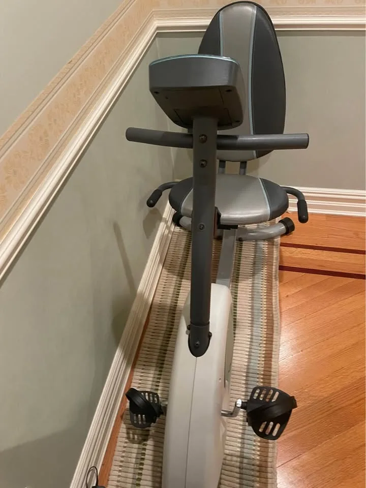 Weslo Pursuit Recumbent Stationary Bike – Quiet & Smooth image indicator(4)