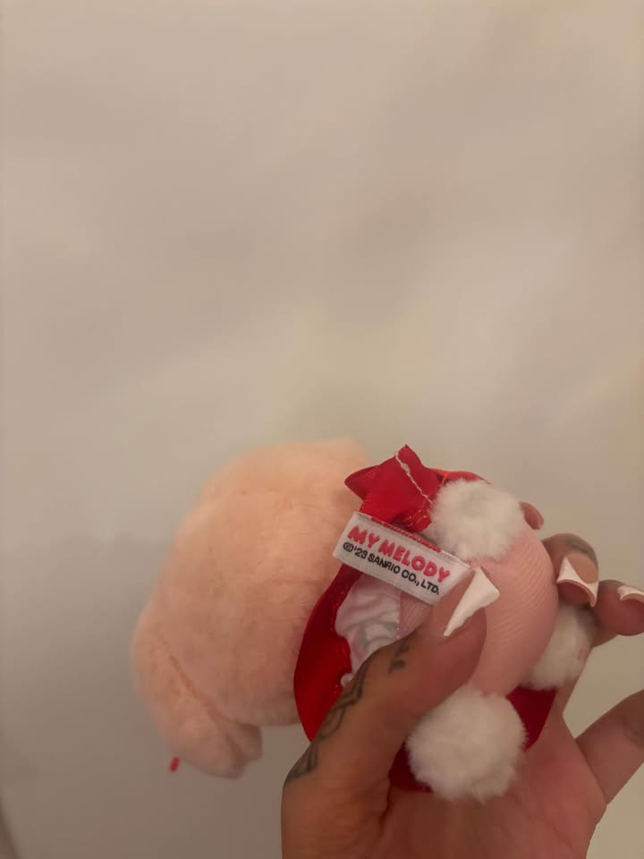 My Melody Strawberry keychain - photo 3