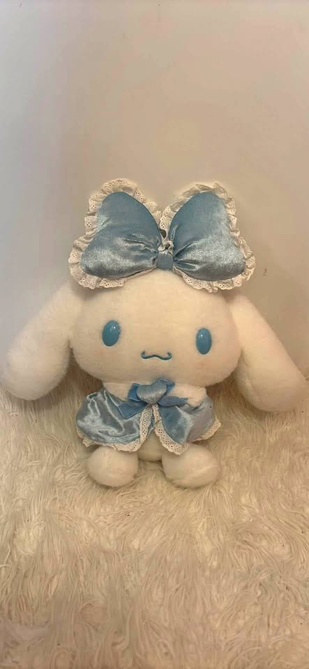 Medium size Cinnamoroll Maid