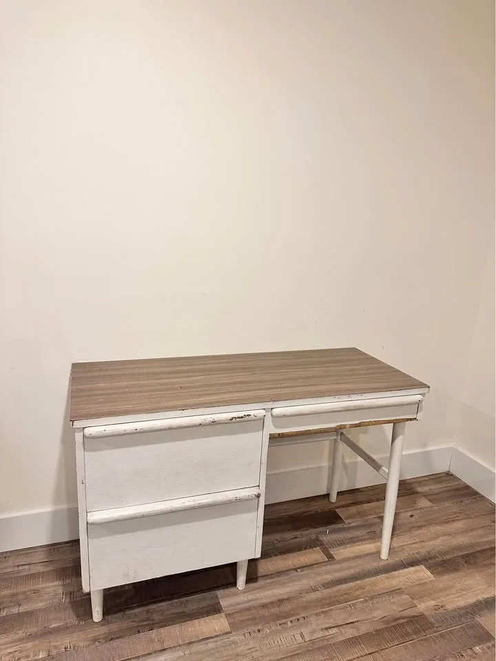 Desk for sale image indicator(3)