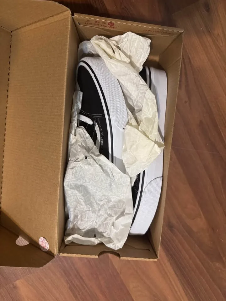 Sneakers for sale image indicator(2)