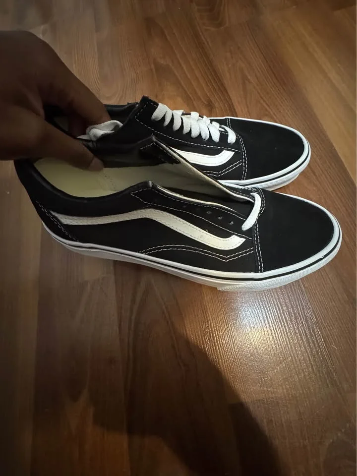 Sneakers for sale image indicator(4)