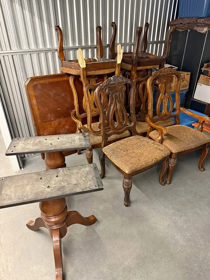 Dining Table and 6 chairs