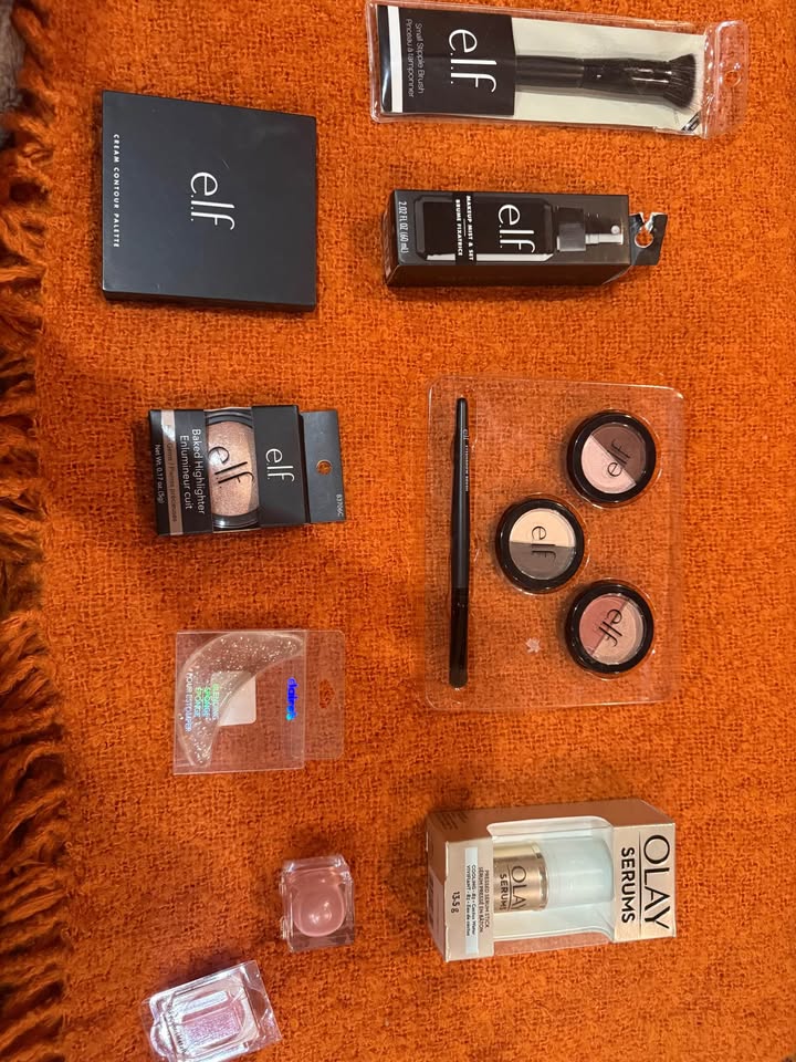 Makeup and skincare lot - photo 3