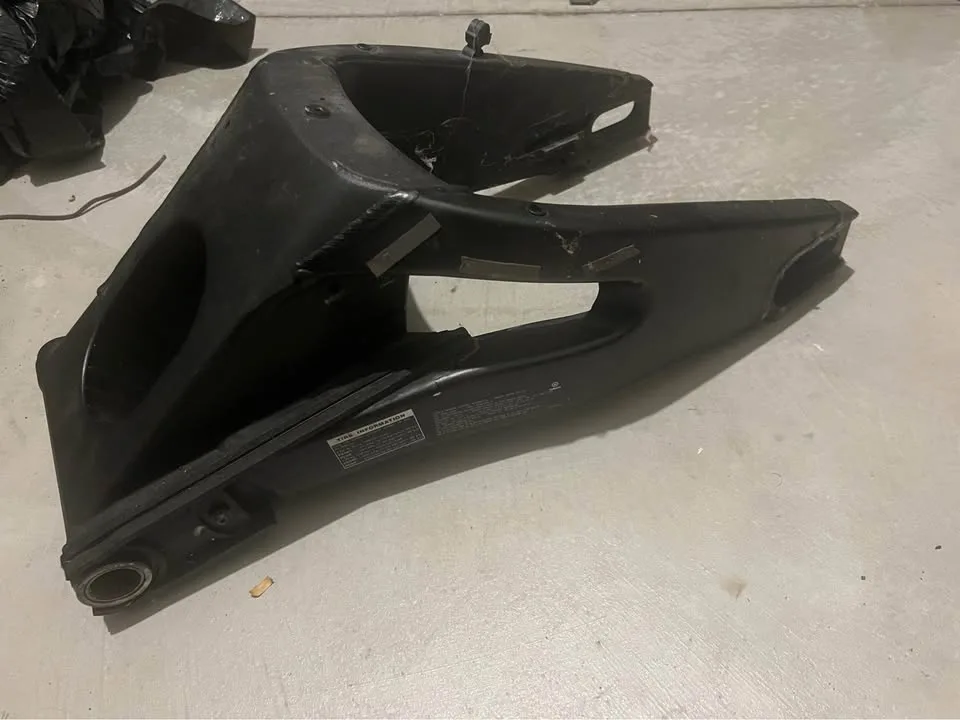 Yamaha r6 swingarm 08-16 image indicator(2)