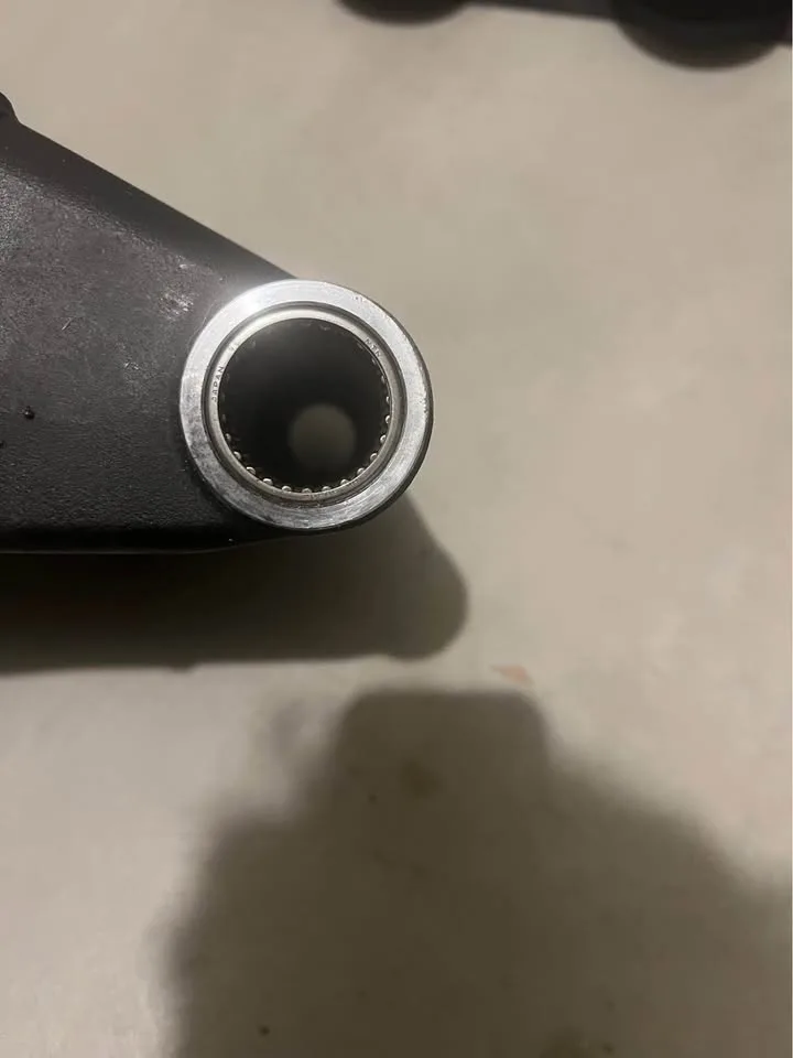 Yamaha r6 swingarm 08-16 image indicator(6)