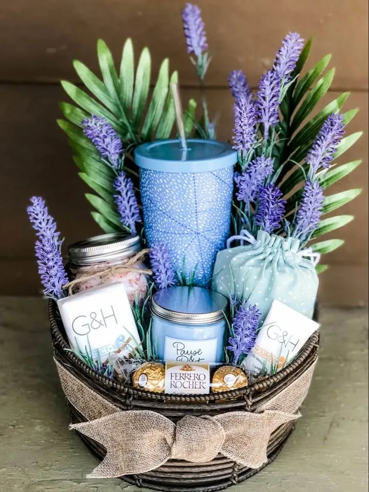 Personalized gift wrapping service for any occasion image indicator(3)