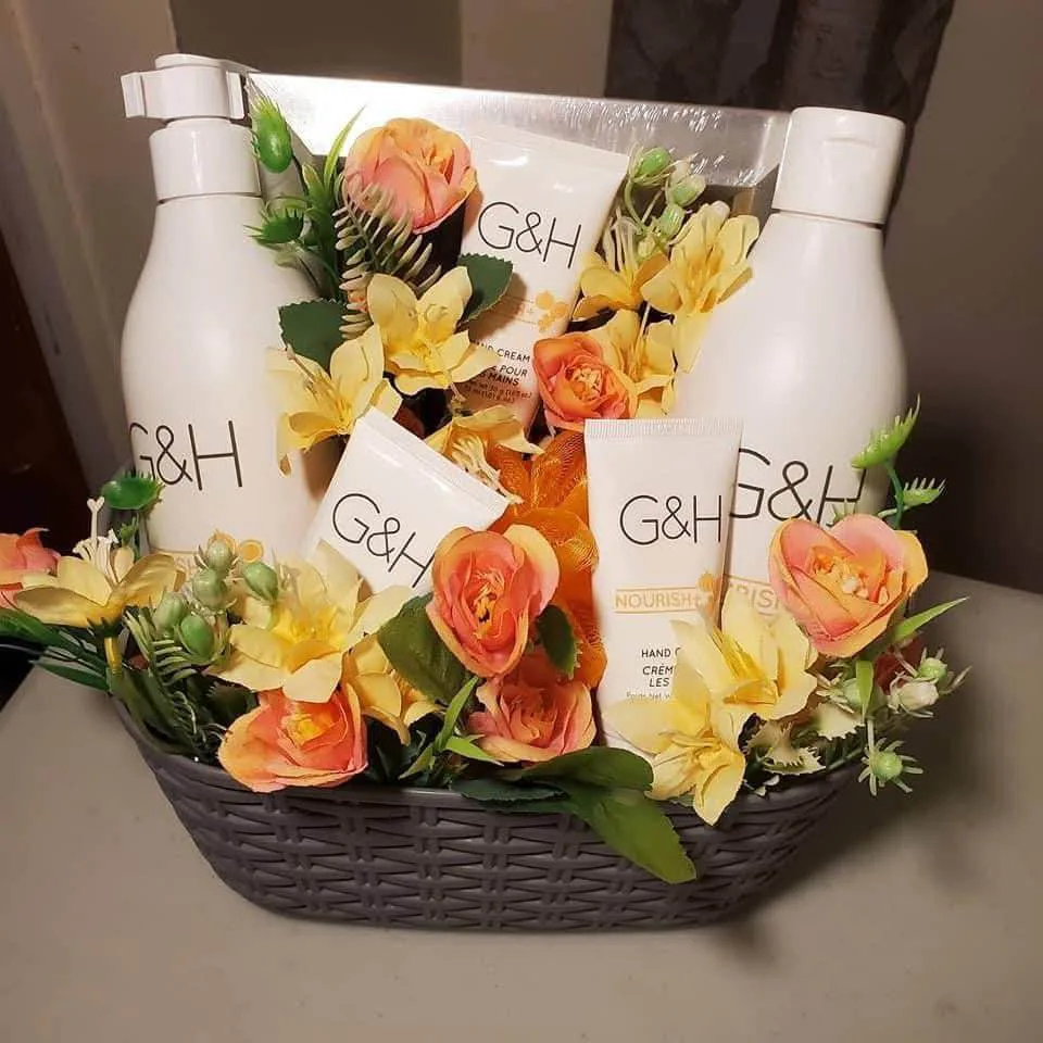 Personalized gift wrapping service for any occasion image indicator(5)