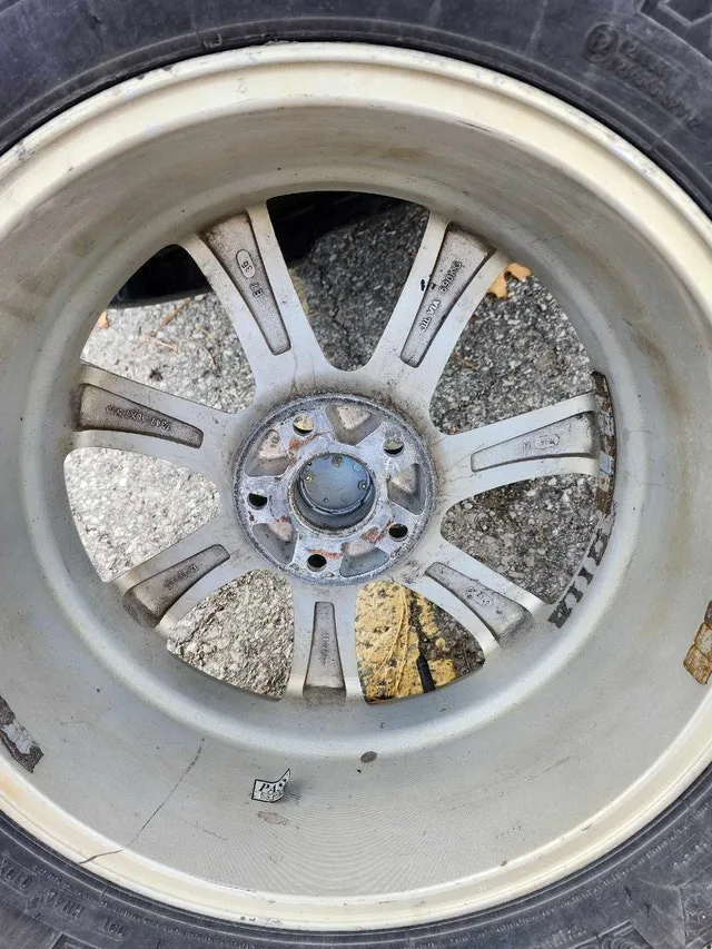 Michelin X-Ice Winter Tires 245/60R 18 image indicator(9)